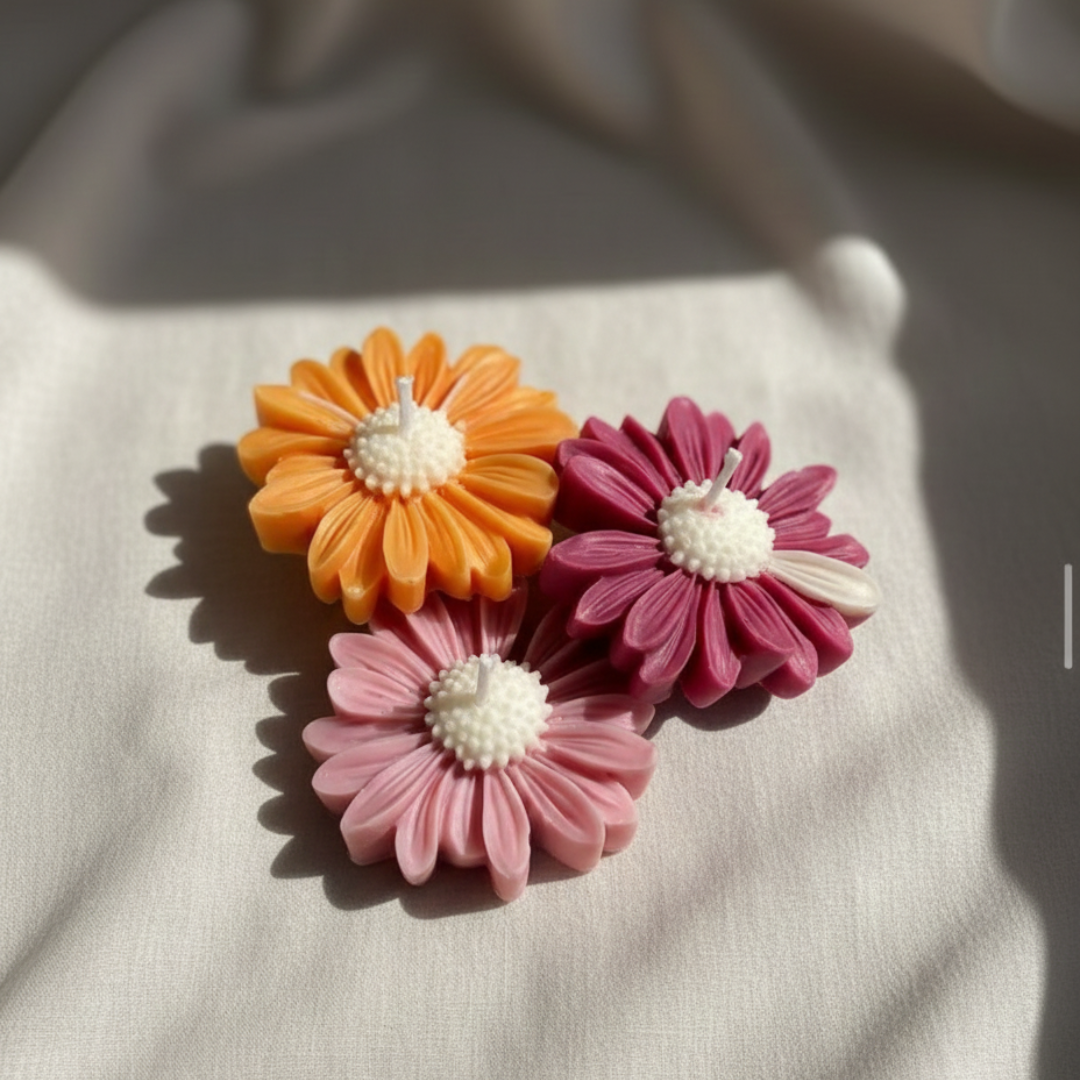 The Floral Daisy Floating Candle Collection Pack Of 6